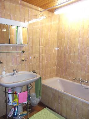 Bad 1 zwischen Zimmer 1 und 2