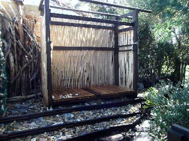 Surfschrank und Aussendusche