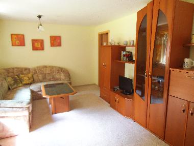 Wohnzimmer mit Flachbildfernseher