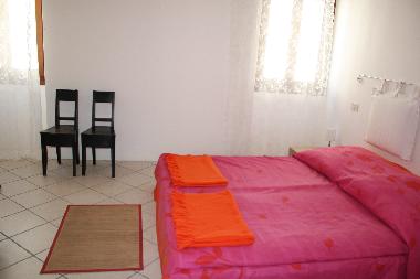 3.OG: Schlafzimmer mit Doppelbett, Dusche, WC