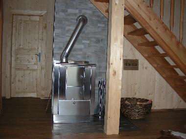 Holzofen im Wohn-Essbereich f�r romantische Knisterstunden