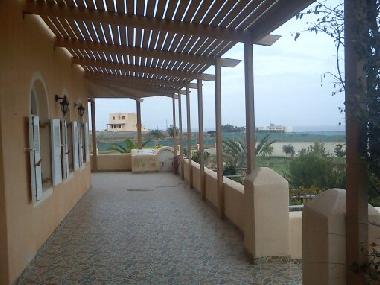 Veranda geht rund ums Haus