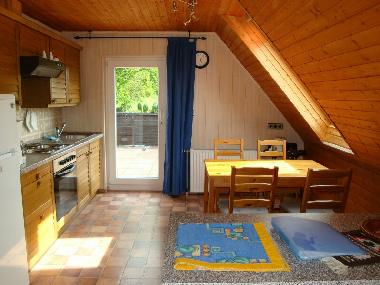 Blick in die Kche mit Terrassentr