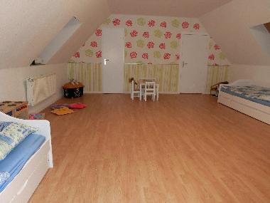 Kinderzimmer im OG - 30m zum spielen und toben