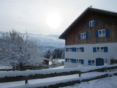 Hausansicht im Winter