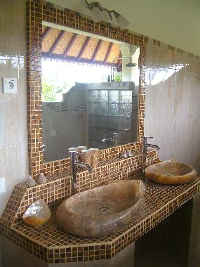 Badezimmer zum Doppelzimmer oben links