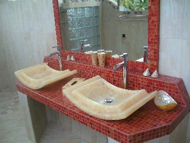 Badezimmer zum Doppelzimmer unten rechts