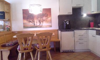 Die neue Einbaukche mit Essbereich.