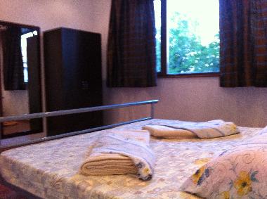 Schlafzimmer mit Doppelbett 180 x 200