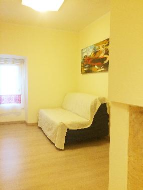 Schlafzimmer mit Doppelbettschlafcouch