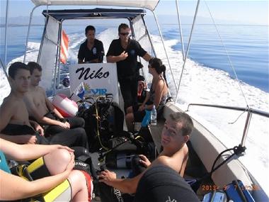 Blick vom Meer-Reise rund um die Insel