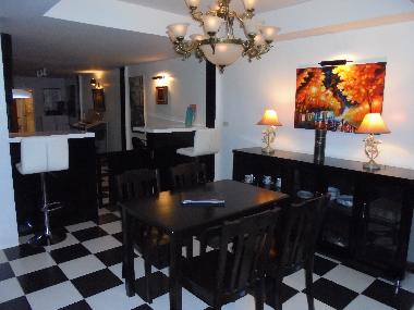 Esszimmer mit Anrichte und Frhstcksbar, Klima-Anlage, Hifi