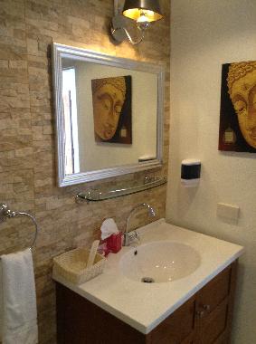 Badezimmer mit Dusche/WC