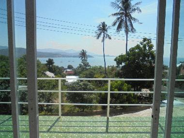 Aussicht vom Wohn-/Esszimmer auf den 400 m nahen Strand
