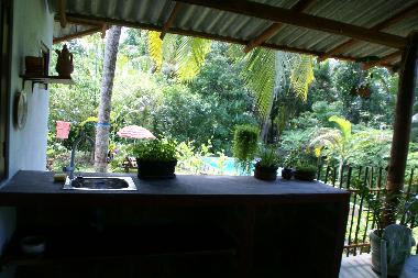 terrassenk�che mit sicht auf pool