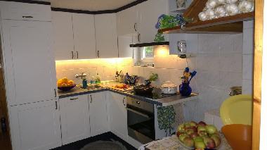 Einbaukche mit Khlschrank, Geschirrspler und Ceranfeld