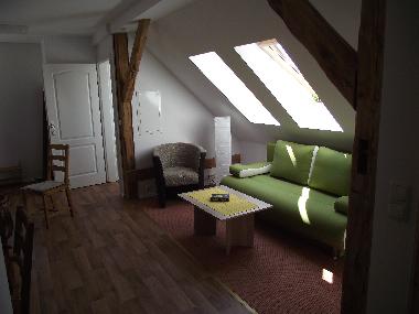 Lichtdurchflutete Dachgeschoss-Wohnung mit 6 Schlafpltzen zzgl. Aufbettung im Wohnraum