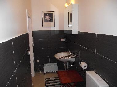 Modernes Duschbad mit Fubodenheizung im EG