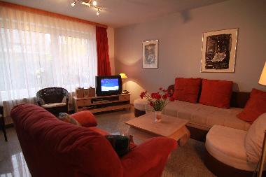 Wohnraum mit Schlafsofa Whg. 1 EG mit Terrasse