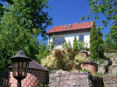 Die Sdseite mit Blick in den Terrassengarten 