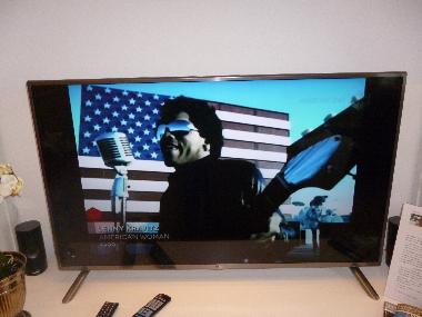 47"-SMART-TV in Wohn- und Schlafzimmer