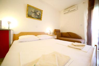 Ferienhaus in Baska voda (Splitsko-Dalmatinska) oder Ferienwohnung oder Ferienhaus