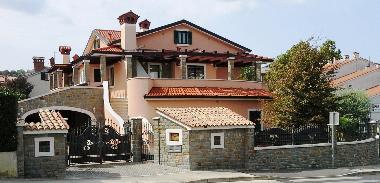 Villa in Izola (Izola) oder Ferienwohnung oder Ferienhaus