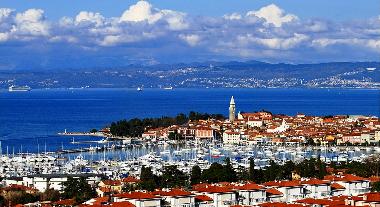 Villa in Izola (Izola) oder Ferienwohnung oder Ferienhaus