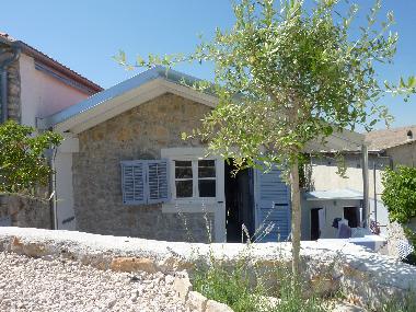 Blick von der Gartenliege auf das Fischerhaus.