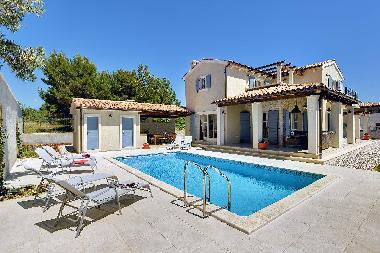 Villa in Fazana (Istarska) oder Ferienwohnung oder Ferienhaus