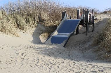 Rutschbahn am Strand