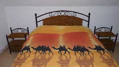 Das Bett im Schlafzimmer