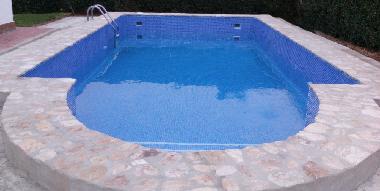 9,5 x 4,5 m gro�er Pool