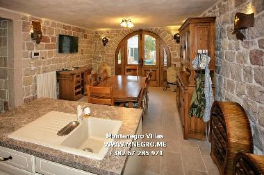 Villa in Rezevici (Montenegro) oder Ferienwohnung oder Ferienhaus