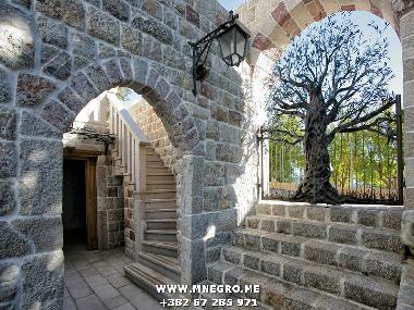 Villa in Rezevici (Montenegro) oder Ferienwohnung oder Ferienhaus