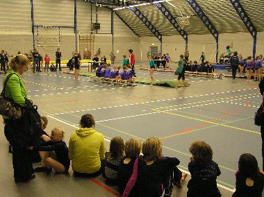 Betrieb in der Tennishalle