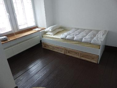 Zimmer 1 mit Bett und zus. Ausziehbett