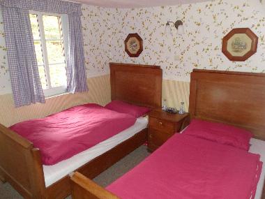 Zimmer 3 mit Einzelbetten je 1x2m
