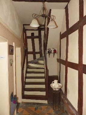 Flur mit historischem Treppenhaus