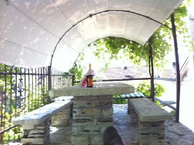 Obere Terasse mit Grillplatz