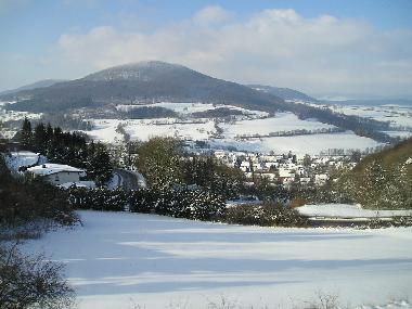 Panoramablick ber das Ulstertal im Winter