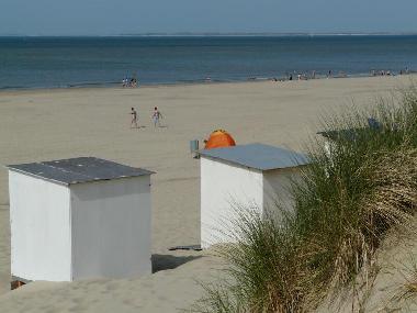 am Strand�bergang direkt hinter dem Haus