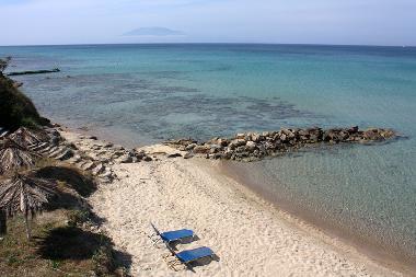 Amboula am Strand in 150 Meter