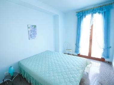 Schlafzimmer 2 mit Balkon