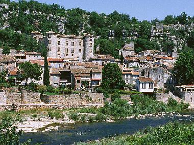 Ferienhaus in SAINT ETIENNE DE FONTBELLON (Ard�che) oder Ferienwohnung oder Ferienhaus