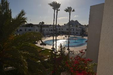 privater pool mit angeschlossenem kinderpool 