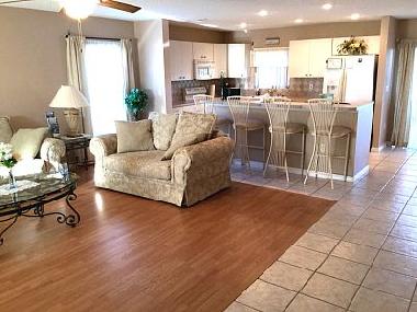 Wohnzimmer inkl. K�che