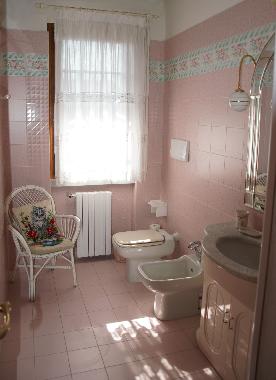 Villa in MONTIGNOSO (Massa-Carrara) oder Ferienwohnung oder Ferienhaus