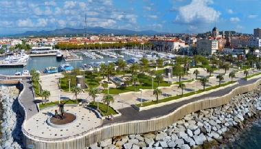 Chalet in Frejus (Var) oder Ferienwohnung oder Ferienhaus