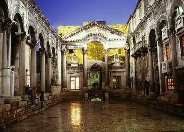 Ferienhaus in Vranjic (Splitsko-Dalmatinska) oder Ferienwohnung oder Ferienhaus